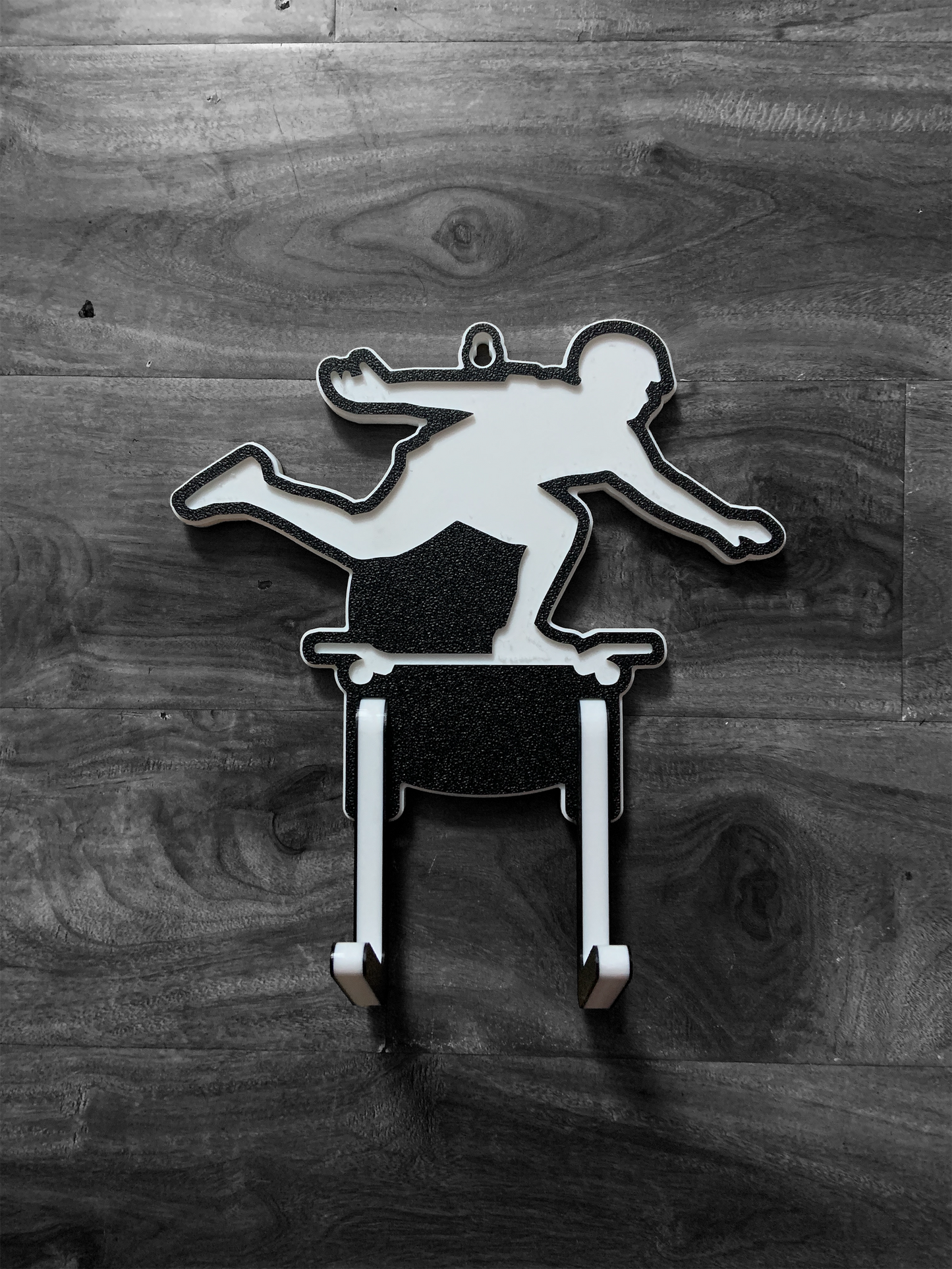 Skateboard wall mount by longboard living