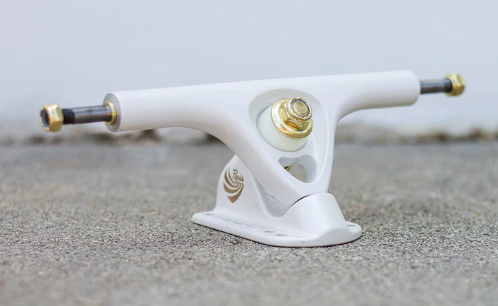 Paris V3 Reverse Kingpin 180mm 50° Pearl White trucks