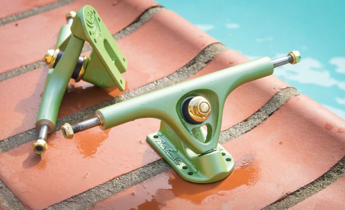 Paris V3 Reverse Kingpin 180mm 50° Tropic Green trucks