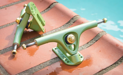 Paris V3 Reverse Kingpin 180mm 50° Tropic Green trucks